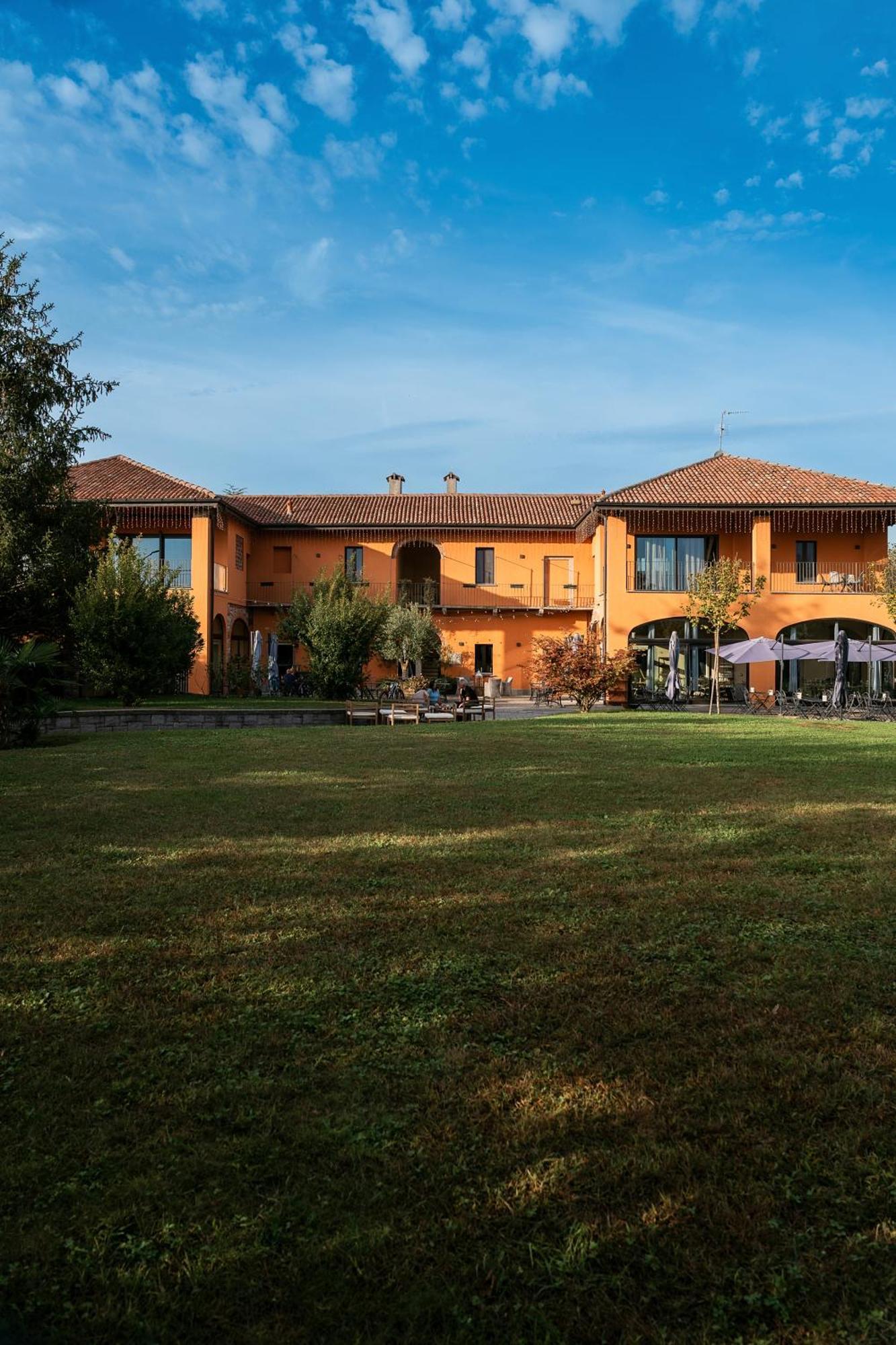 Equirelais Hotel Ломнаго Екстериор снимка