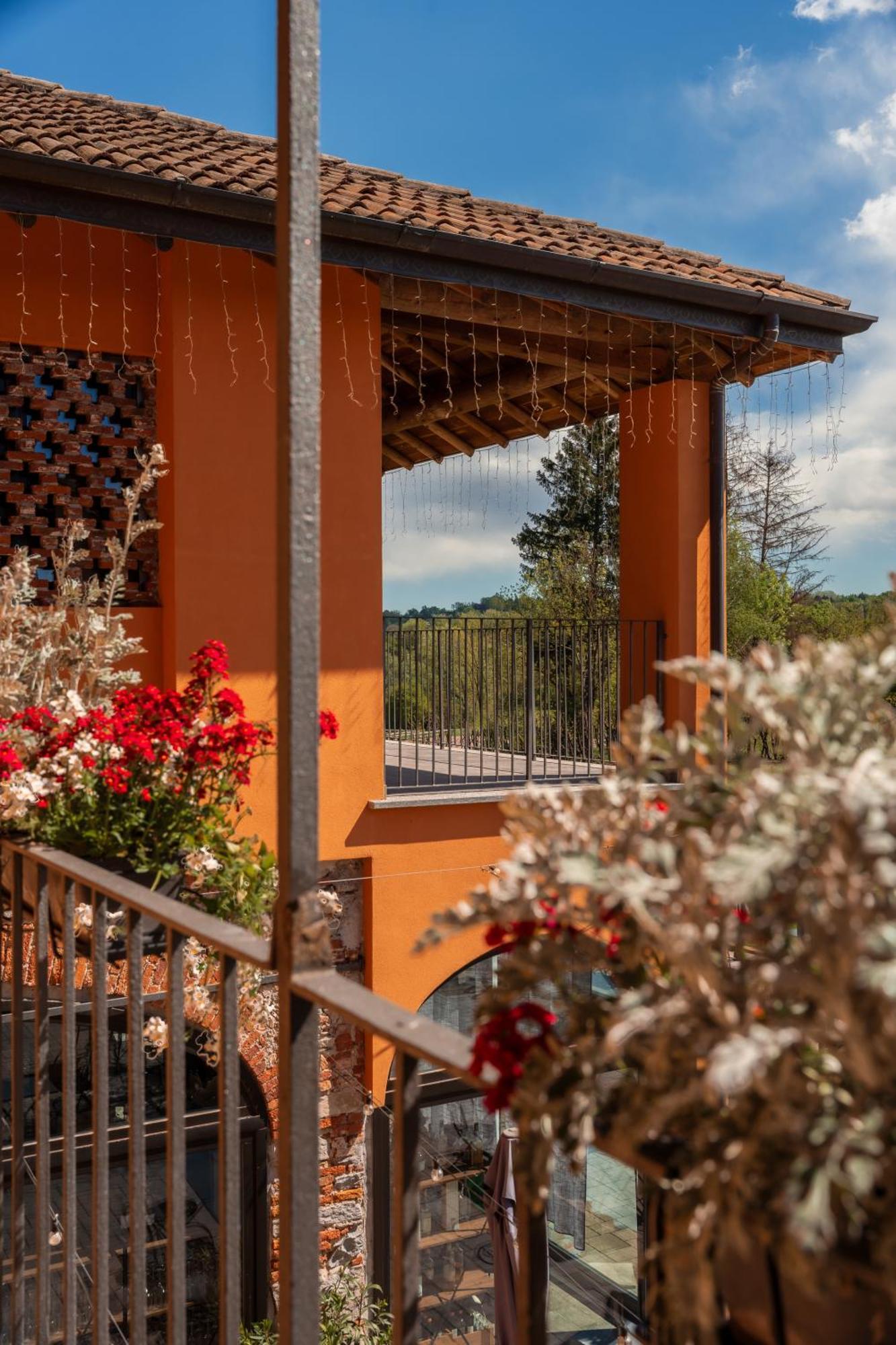 Equirelais Hotel Ломнаго Екстериор снимка