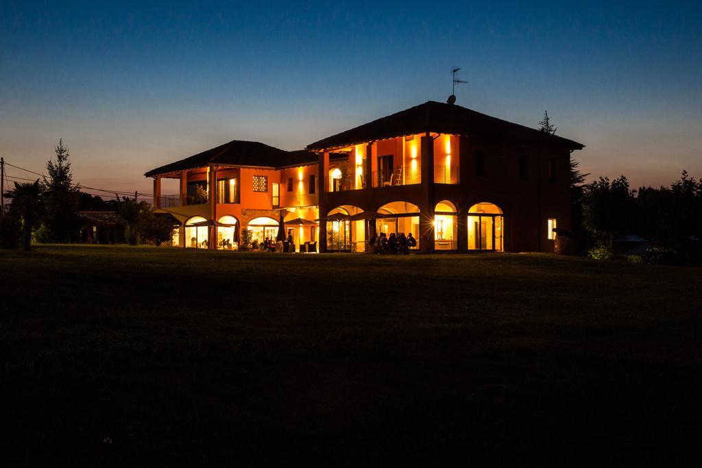 Equirelais Hotel Ломнаго Екстериор снимка