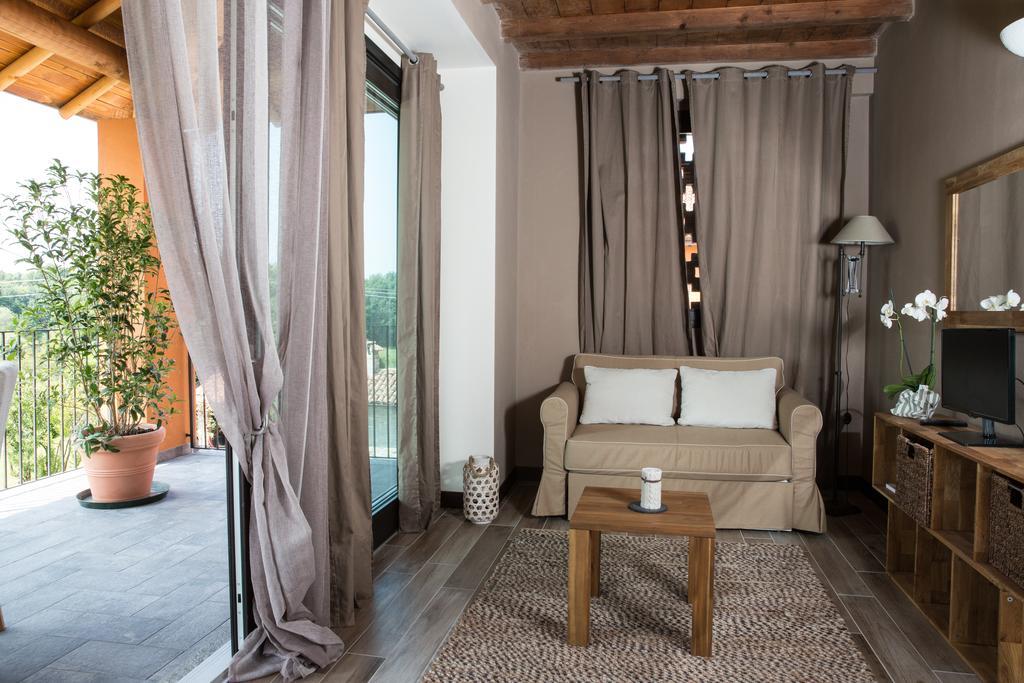 Equirelais Hotel Ломнаго Екстериор снимка