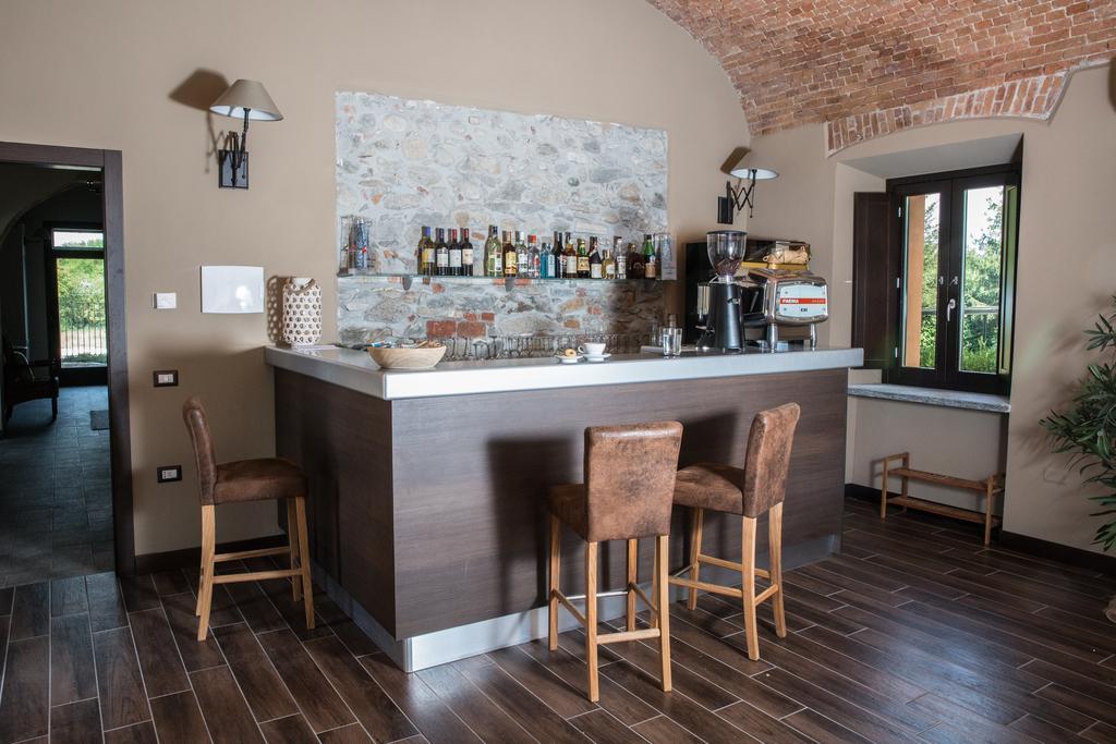 Equirelais Hotel Ломнаго Екстериор снимка