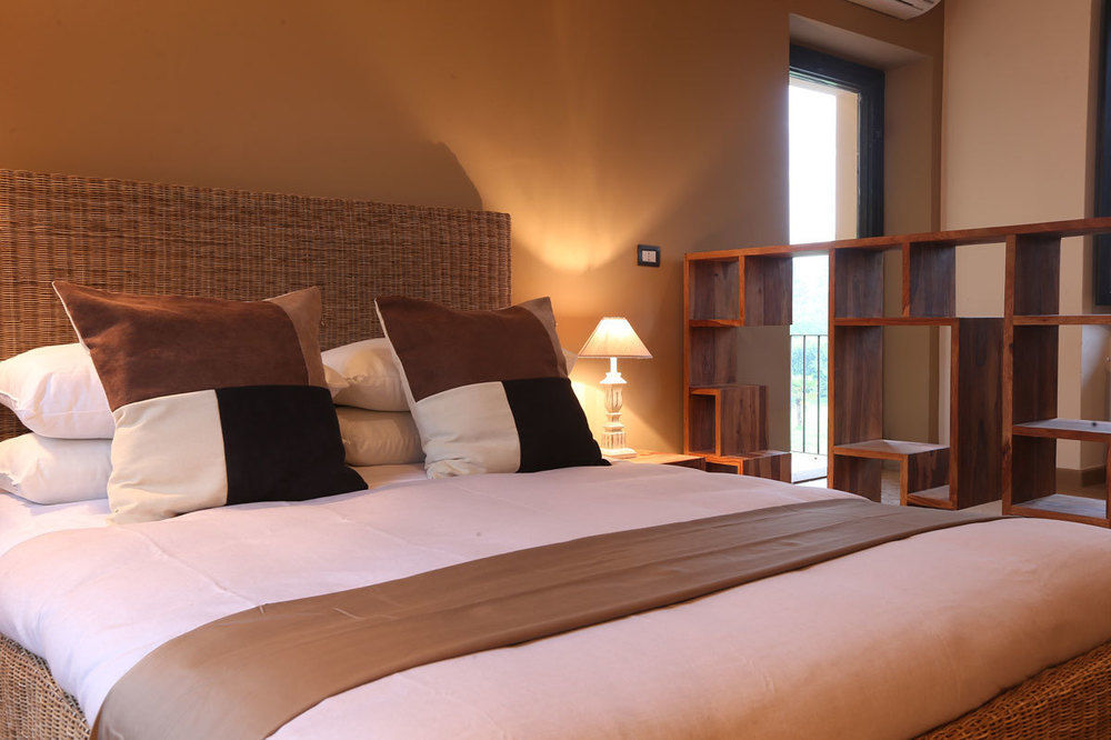 Equirelais Hotel Ломнаго Екстериор снимка