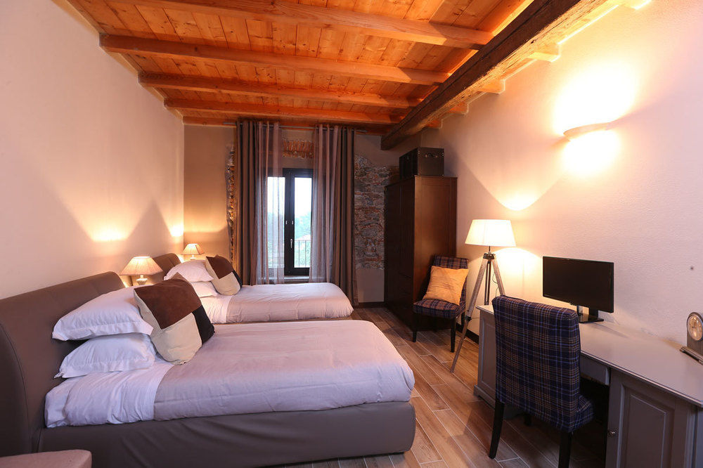 Equirelais Hotel Ломнаго Екстериор снимка
